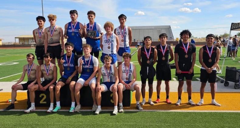 Longhorns, Lady Horns impress at district track meet