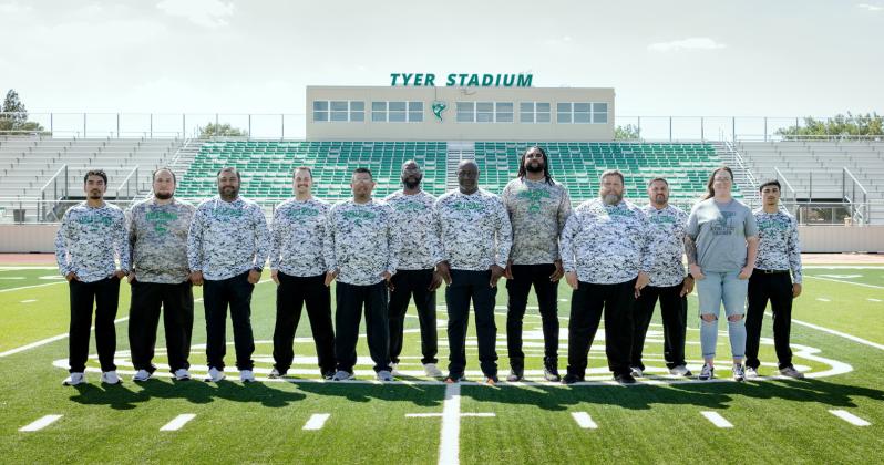 2025-26 WHIRLWINDS COACHING STAFF 2025-26 WHIRLWINDS COACHING STAFF From left: Izaiah Alvarado, Jeremy Hinojosa, Jonathan Ramirez, Andew Shores, Jeff Fabila, Brandon Wickware, Head Coach/Athletic Director, J. R. Compton, Aaron Ross, Tom Logsdon, Angel Pantoja; trainers Emily Martin and Saul Reyes. | ROBIN’S NEST PHOTOGRAPHY