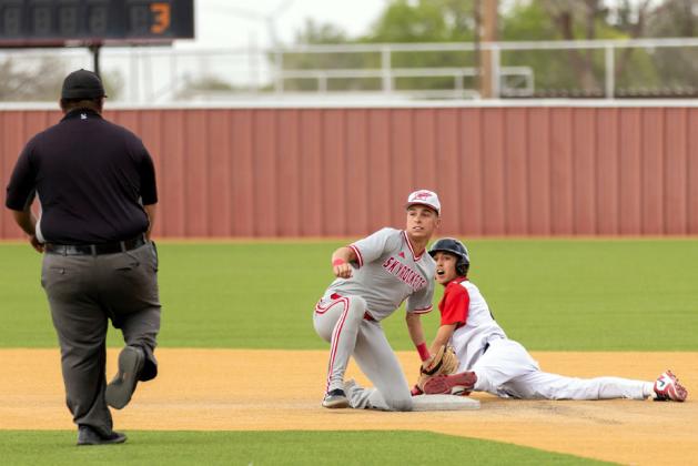 LONGHORNS BASEBALL The Lockney Longhorns baseball team split a pair of games last week. They defeated Memphis 19-2 and took a tough loss to Wellington 9-8. The Lady Horns took a tough loss to the Floydada Lady Winds. | CERVANTES PHOTOGRAPHY
