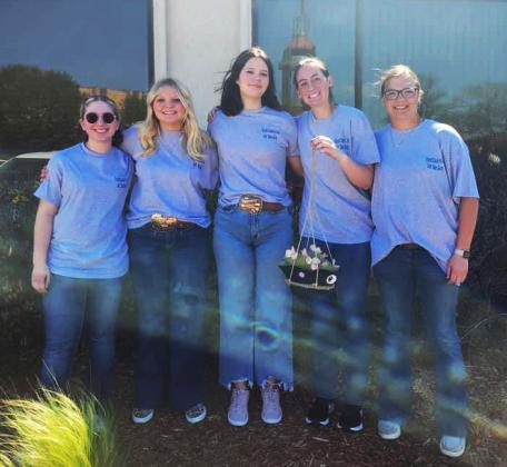 Floyd County 4-H Senior Duds to Dazzle Team advances to the State Roundup