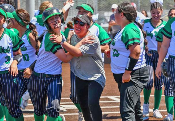 Floydada, Sundown split series with pair of thrillers