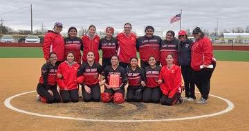 LOCKNEY’S LADY HORNS defeated New Home, Petersburg, and Memphis during tournament play. | COURTESY PHOTO