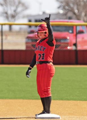STAT STARS Karen Trenado leads the Lady Horns with 13 hits on the season, seconded by Annalicia Hernandez with seven. Trenado also leads in strikeouts amongst the Lady Horns pitchers with 14. | CERVANTES PHOTOGRAPHY