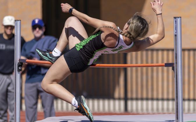 Floydada, Lockney finishers advance in District track meet