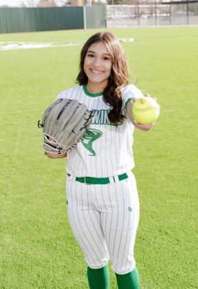 Fernandez hit .541 on the season with a .636 OBP and 1.493 OPS. She had 22 doubles, three triples, 62 runs scored, 36 RBI and totaled 30 stolen bases at a 96.8% rate