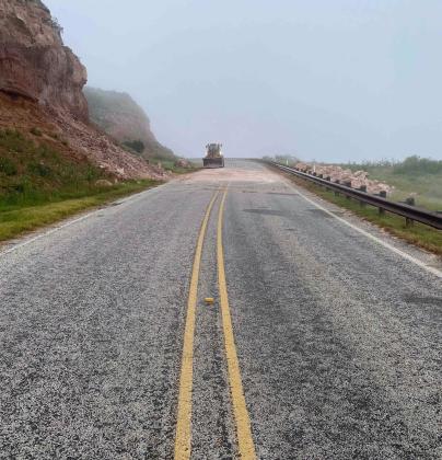 Rockslide shuts down roadway in Floyd County