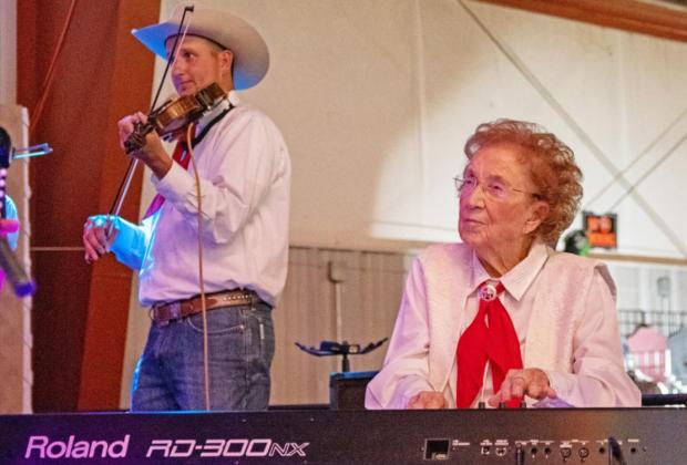 SPOTLIGHT ON 7TH ANNUAL COUNTRY CHRISTMAS BALL
