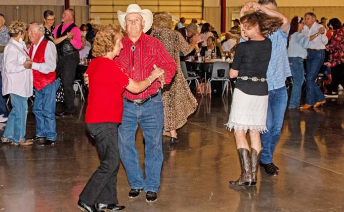 SPOTLIGHT ON 7TH ANNUAL COUNTRY CHRISTMAS BALL