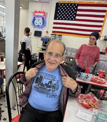 ROUTE SUPERMAN Gordon Elliott, 90, proprietor of the famous Rail Haven Motor Court in Springfield, Missouri, is a fan of the Steakburger and fries from the nearby Steak ’n Shake.