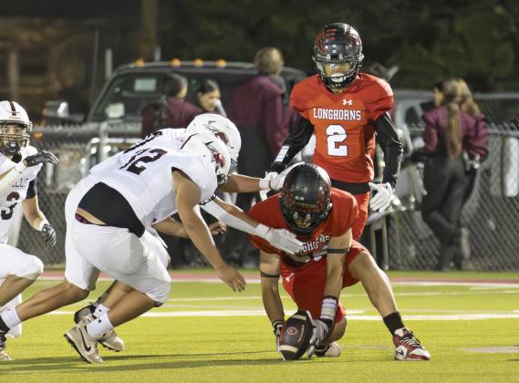 Longhorns roll over Rabbits, 21–2