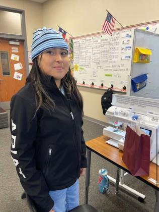 Jasmine Flores creates special gift for her mom
