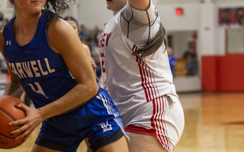 LADY HORNS gave up a loss Feb. 3 to Farwell, 70-22.