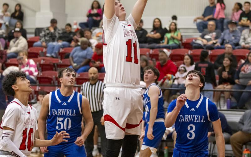 Longhorns and Lady Horns host Farwell, travel to Hale Center in district play