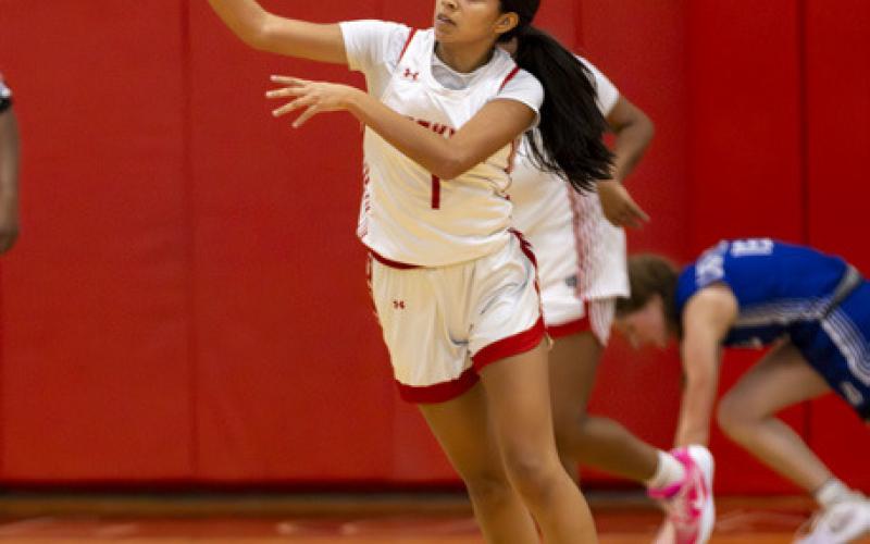 Longhorns and Lady Horns host Farwell, travel to Hale Center in district play