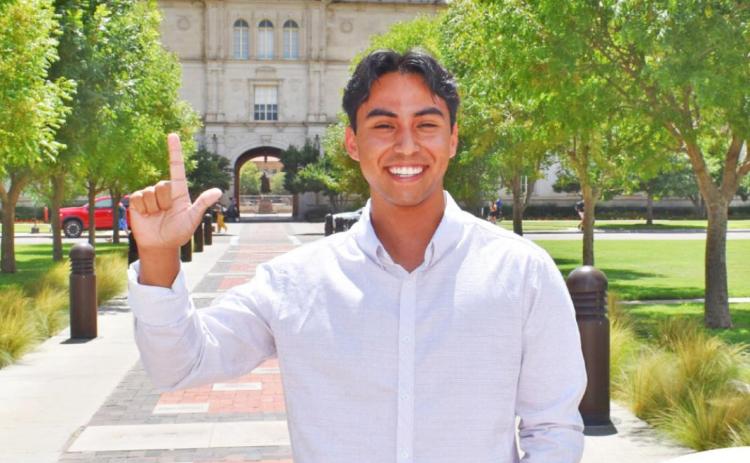 Texas Tech Credit Union awards Ellen Hein scholarship to Mendoza