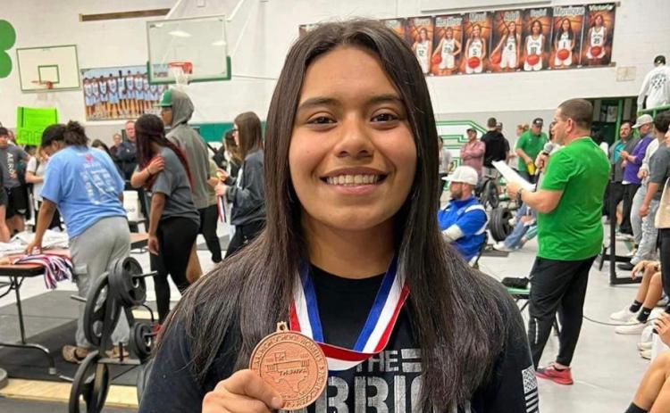 Hernandez advances to State powerlifting