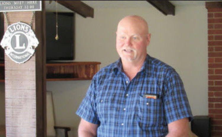 Floydada Chamber honors longtime chief of police