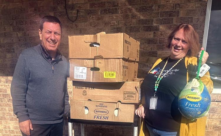 SPIRIT OF THE SEASON Among many philanthropic activities going on in Floyd County this season, KCBD-TV sports director Pete Christy’s Giving Thanks/Helping South Plains Families in Need recently donated 16 turkeys to benefit families in Floydada for Thanksgiving. | COURTESY PHOTO