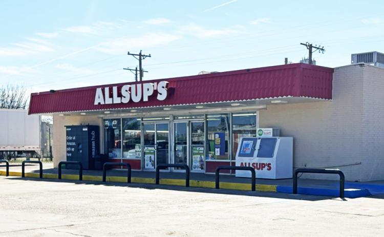 ALLSUP’S STORES, including this one in Floydada, were targeted in a string of robberies along I-27 early last Thursday morning. Although two suspects are in custody in Lubbock, Floyd County law enforcement believes other individuals were involved in the crimes. | HESPERIAN-BEACON