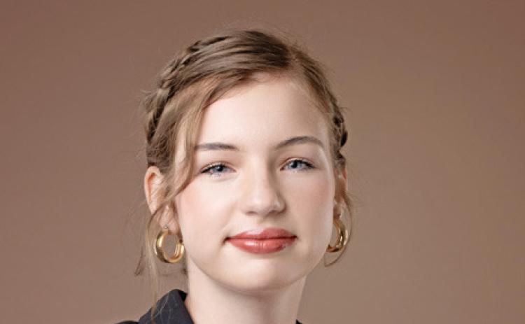 MIA SNOWDEN, Delegate to Congress of Future Medical Leaders.