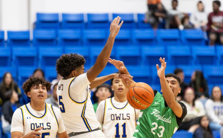 FLOYDADA BASKETBALL Hale Center Owls defeated the Floydada Whirlwinds 78-40 last week. The Floydada LadyWinds took a tough loss to the Hale Center Lady Owls 62-22. | CERVANTES PHOTOGRAPHY