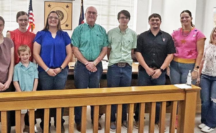 Floyd County 4-H members recognized at county commissioners