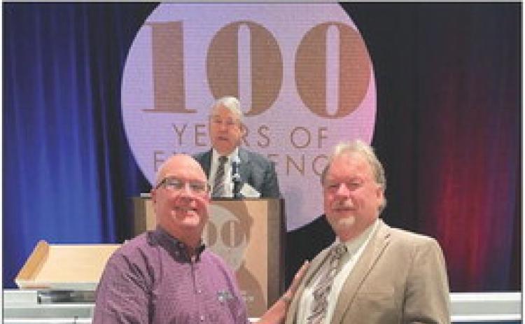 ADVANCED ACHIEVEMENT Floyd County Judge Marty Lucke accepts his Commissioners Court Advanced Curriculum certificate of achievement from Johnson County commissioner Rick Bailey, 2021–22 president of the County Judges and Commissioners Association of Texas. | COURTESY PHOTO