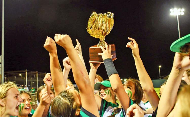 Floydada’s win propels them into the second round of the playoffs, where it will face Seymour, the District 2-2A champion that defeated West Texas High in two straight games to win that series. | FLOYDADA YEARBOOK