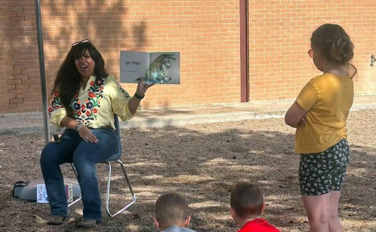 STORYTIME INTHE PLAYGROUND