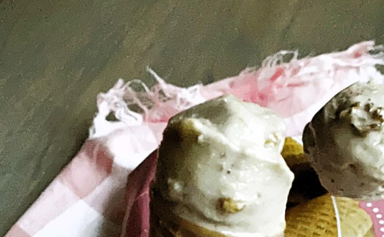 FROZEN BANANAS provide the base of this cool-and-dreamy “cream” treat. A high-speed blender is required, but an ice cream maker is not. | ANGELINA LaRUE PHOTO