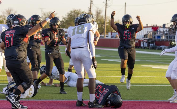 HOMECOMINGVICTORY The Lockney Longhorns made their hometown and alums proud with a win over the Quanah Indians 19-14 in front of a packed house. | CERVANTES PHOTOGRAPHY