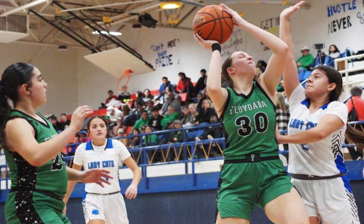 FIRST PLACE The Lady Winds took the win over the Lady Cats of Smyer Jan. 5, dominating the court over Smyer, taking them to first place in the district. | NOAH FIERROS/FLOYDADA YEARBOOK