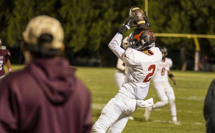 AIR ATTACK Lockney senior Dahlen Silva contributed to Lockney’s offense Friday night, with key receiptions. | CERVANTES PHOTOGRAPHY