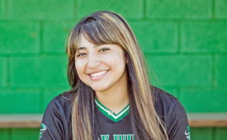 ERIN TREVINO during fall 2021 softball season | ROBIN’S NEST PHOTOGRAPHY